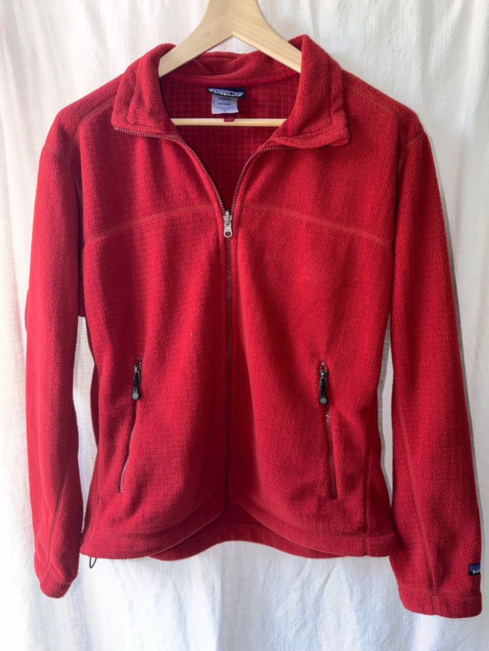 Patagonia Red Fleece Jacket Men’s M Full Zip Synchilla Style Outdoor Hiking